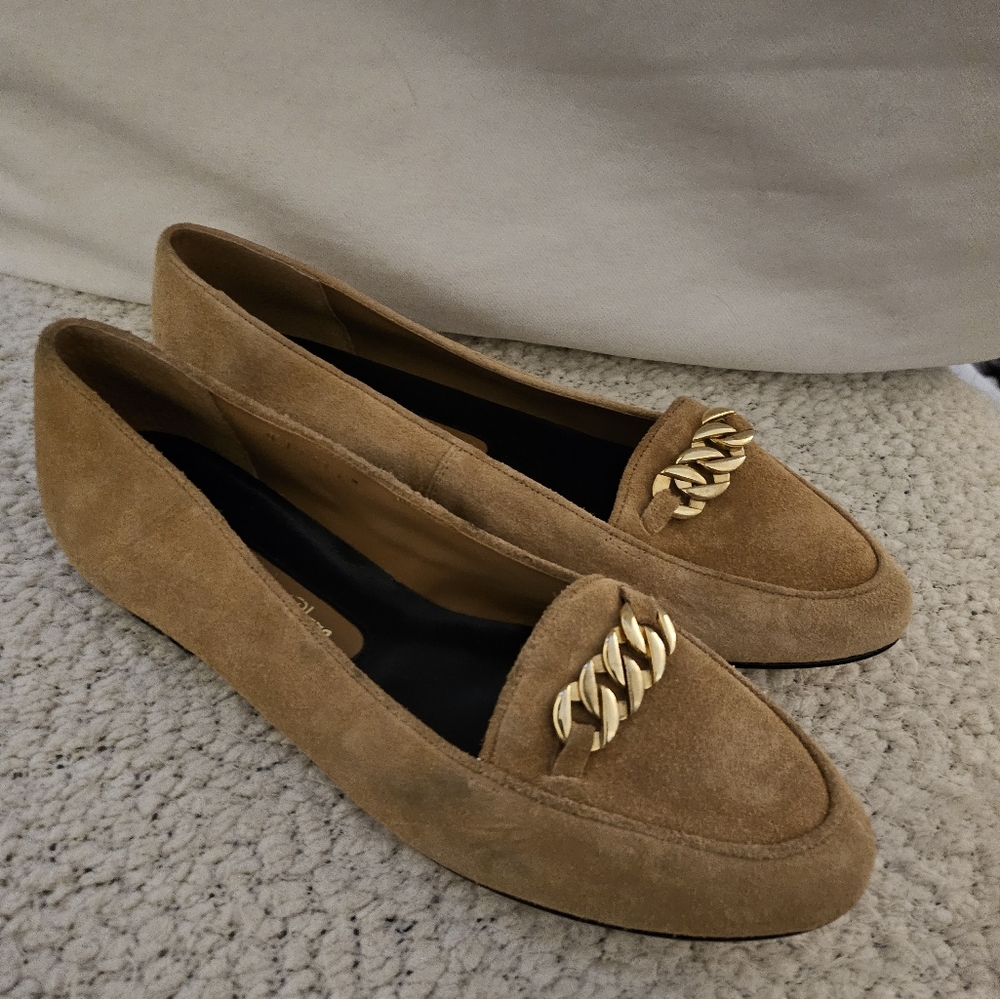 Sutton Plaza Suede Flats Size 11 NARROW